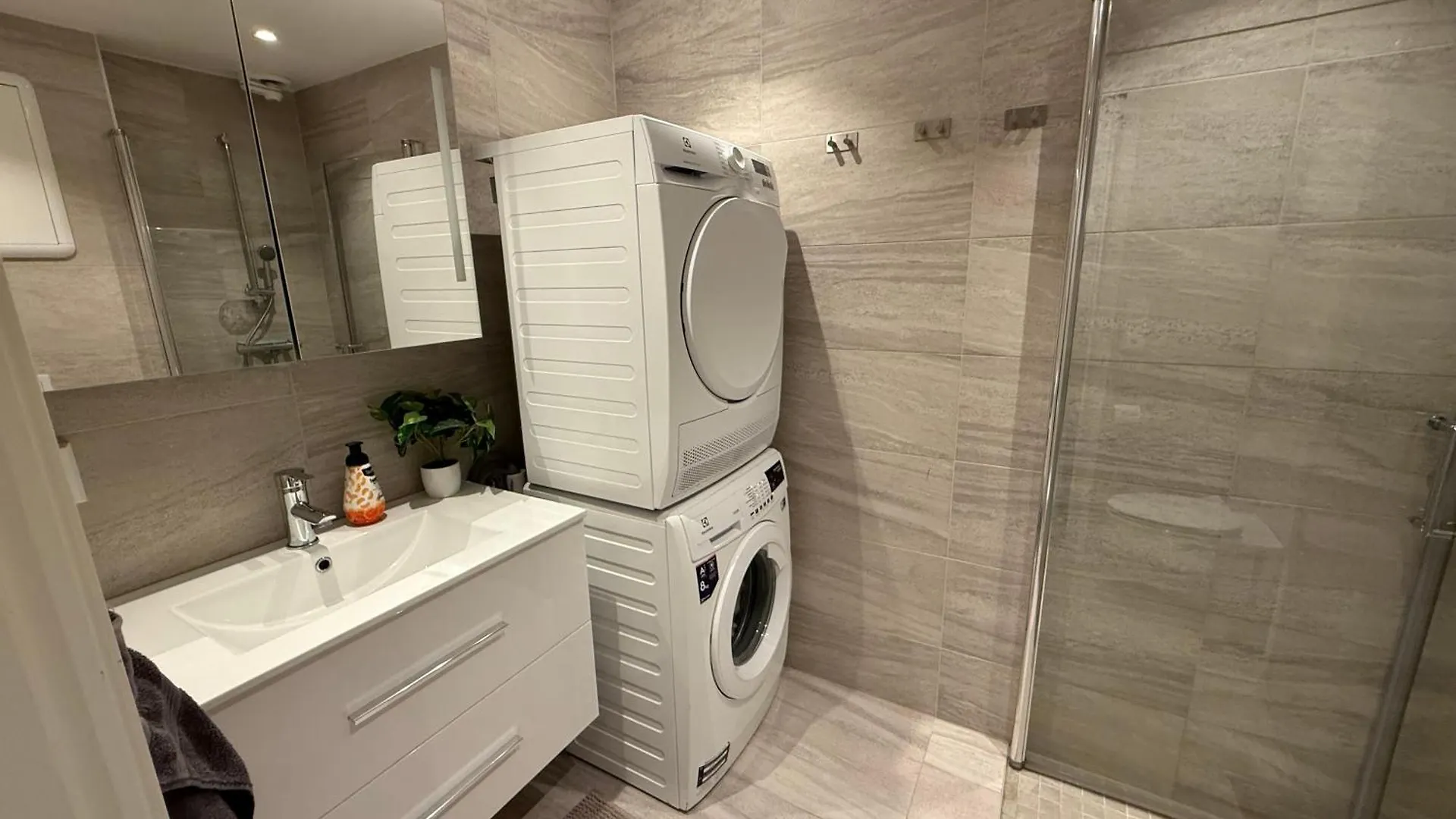 Modern Apartment With Free Parking Bergen