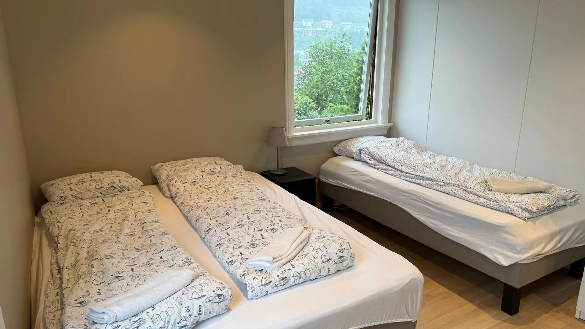 Modern Apartment With Free Parking Bergen